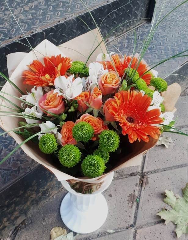 Букет цветов из: Герберы, Хризантемы, Альстромерии и Розы в Камбулате