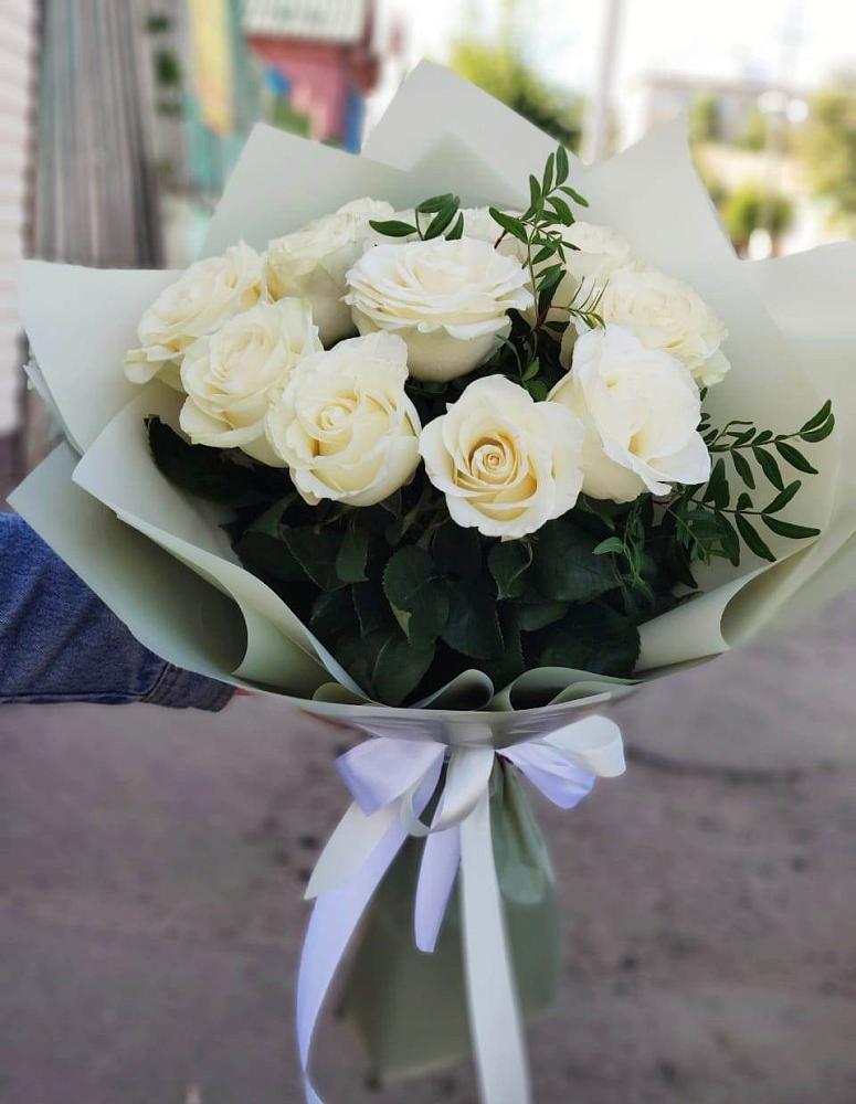 Букет Белые розы Проуд в Камбулате