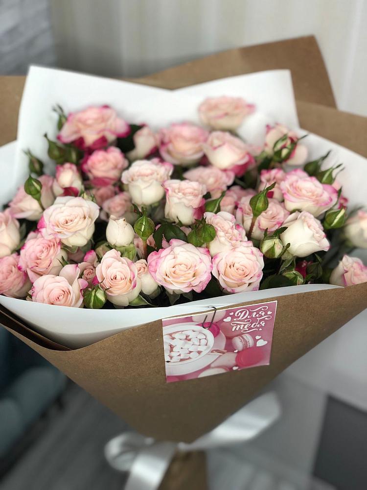 Букет цветов из: Розы в Камбулате