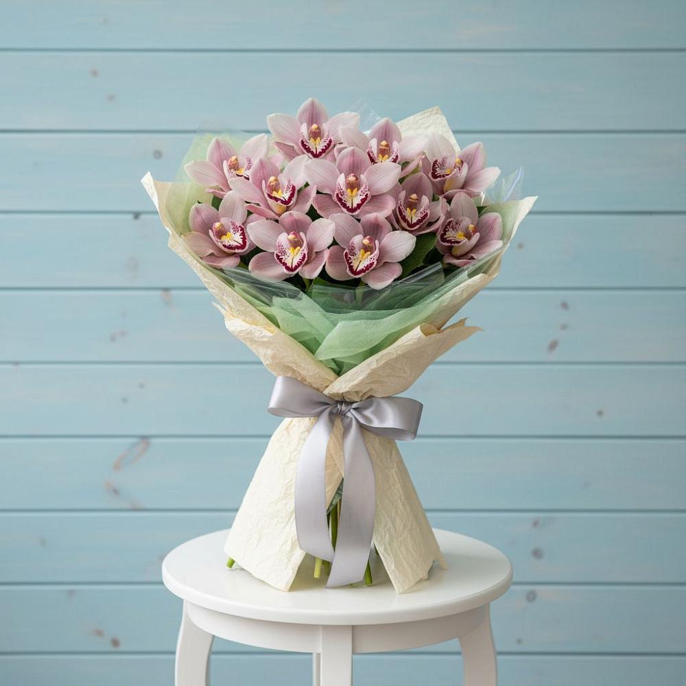 Букет цветов из: Орхидеи и Розы в Камбулате