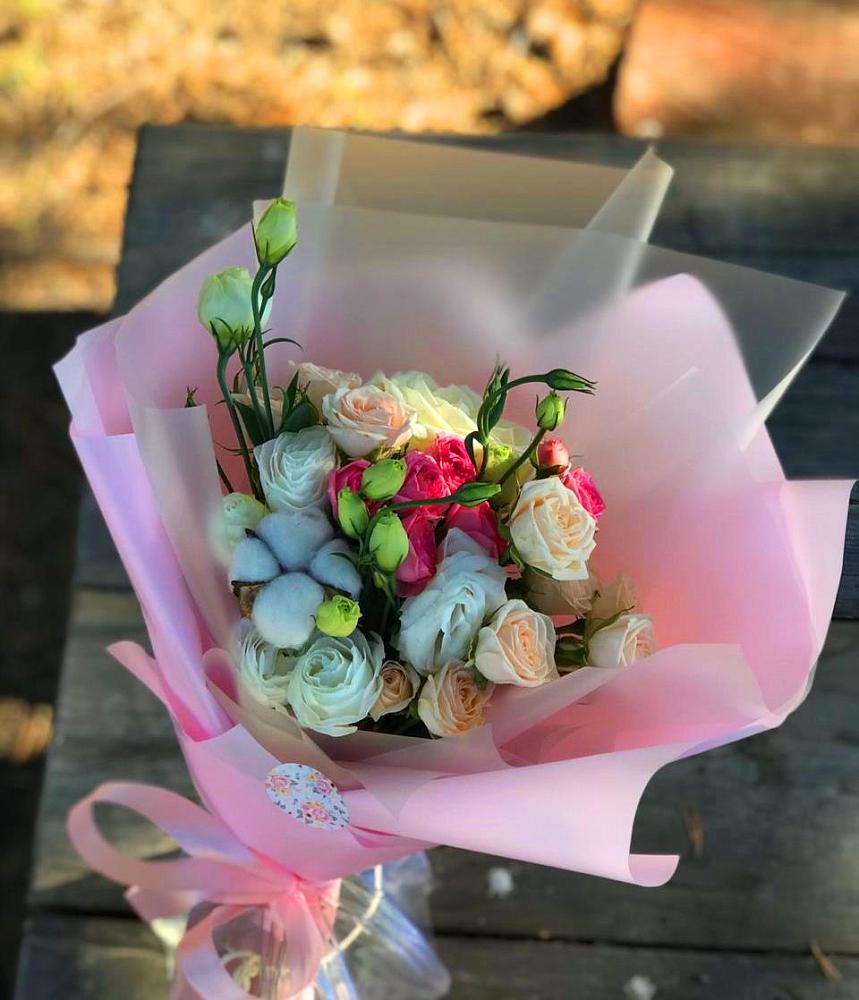 Букет цветов из: Розы и Лизиантусы в Камбулате