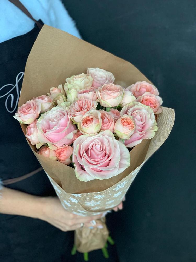 Букет цветов из: Хризантемы и Розы в Камбулате