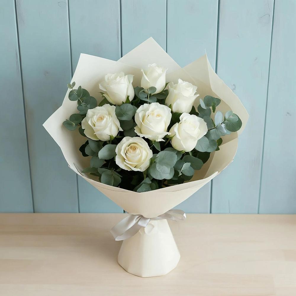 Букет Белые розы в Эвкалипте в Камбулате
