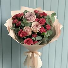 Букет цветов из:  Гвоздики и Розы в Камбулате