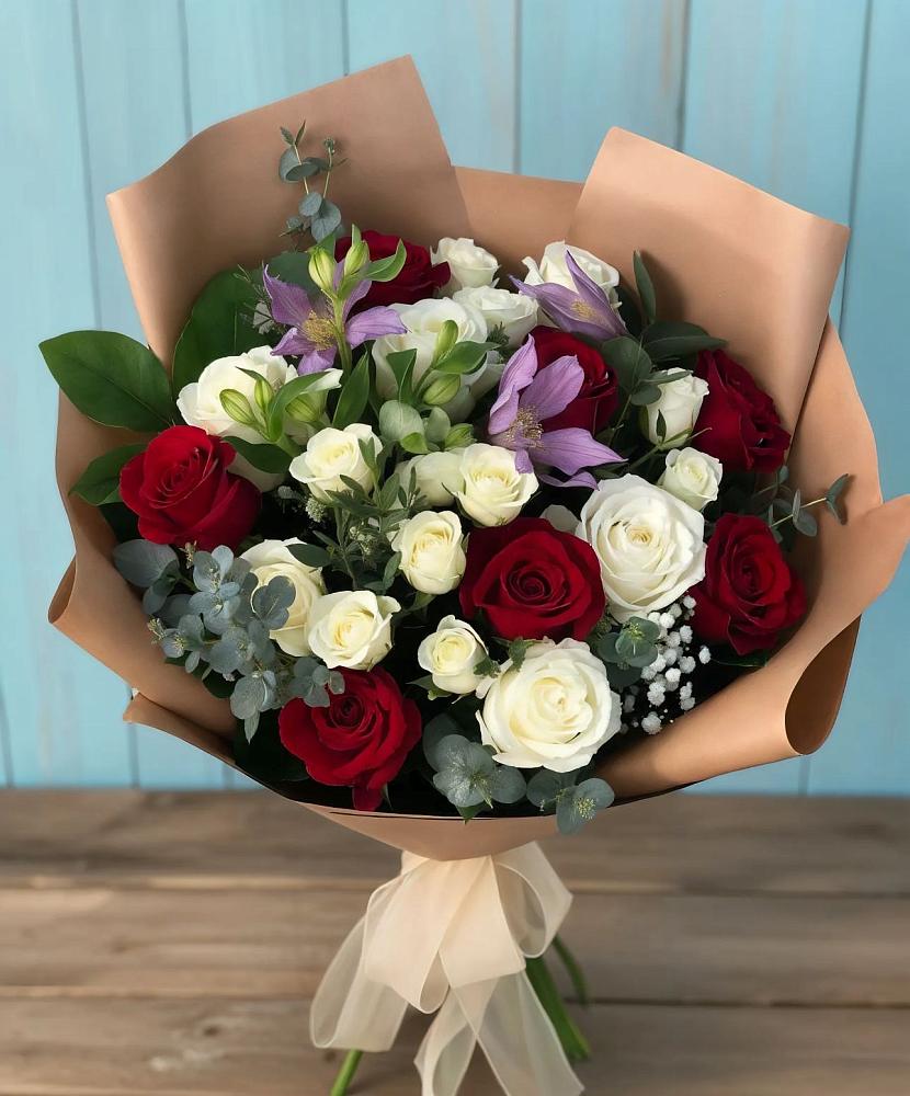 Букет цветов из: Розы и Альстромерии в Камбулате