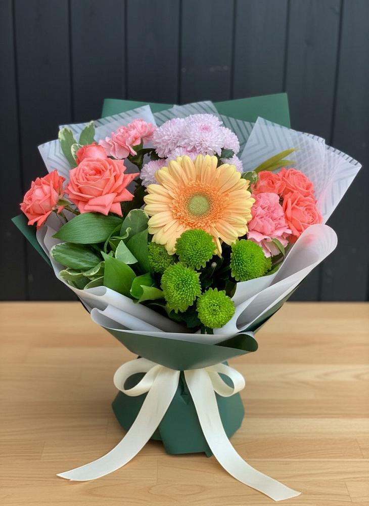 Букет цветов из: Гвоздики, Розы, Герберы и Хризантемы в Камбулате