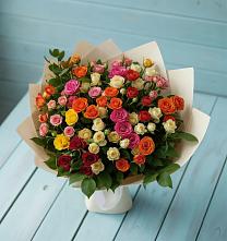 Букет Микс из разноцветных кустовых роз в Камбулате